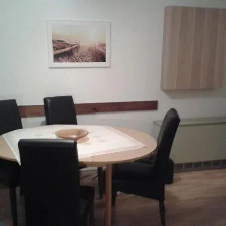Holiday home Komfortables Mit Zwei Terrassen, Nicht Weit Vom Dornum