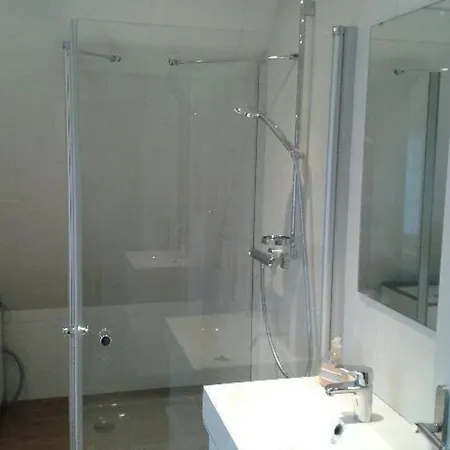 Holiday home Komfortables Mit Zwei Terrassen, Nicht Weit Vom