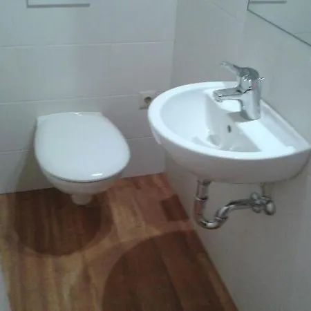 Komfortables Mit Zwei Terrassen, Nicht Weit Vom Dornum
