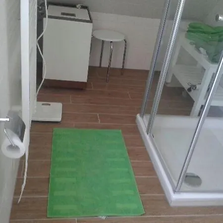 Komfortables Mit Zwei Terrassen, Nicht Weit Vom Holiday home